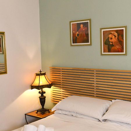 Residenza Del Turista Bed and Breakfast Catánia Buitenkant foto