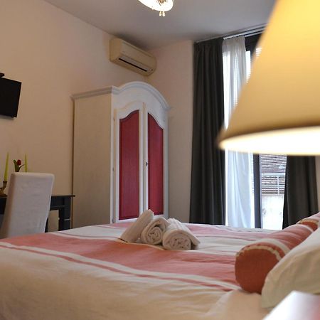Residenza Del Turista Bed and Breakfast Catánia Buitenkant foto