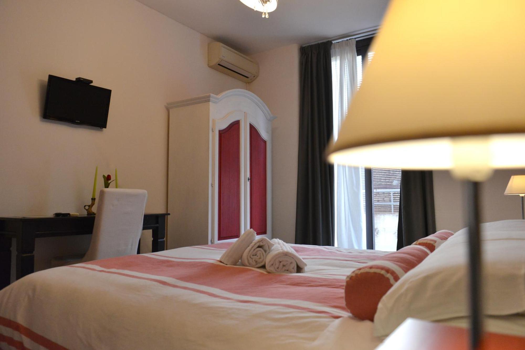 Residenza Del Turista Bed and Breakfast Catánia Buitenkant foto